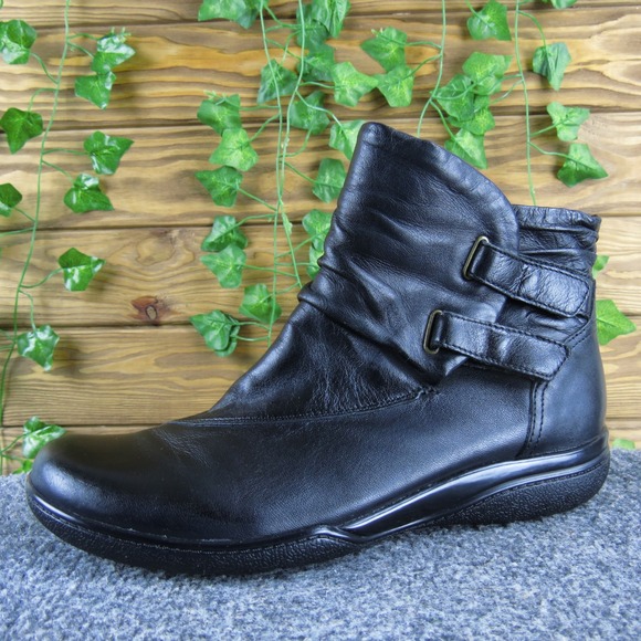 Clarks Kearns Garden Women's Black Leather Ankle Boots Buckle Accent Size 10 M - Picture 1 of 8